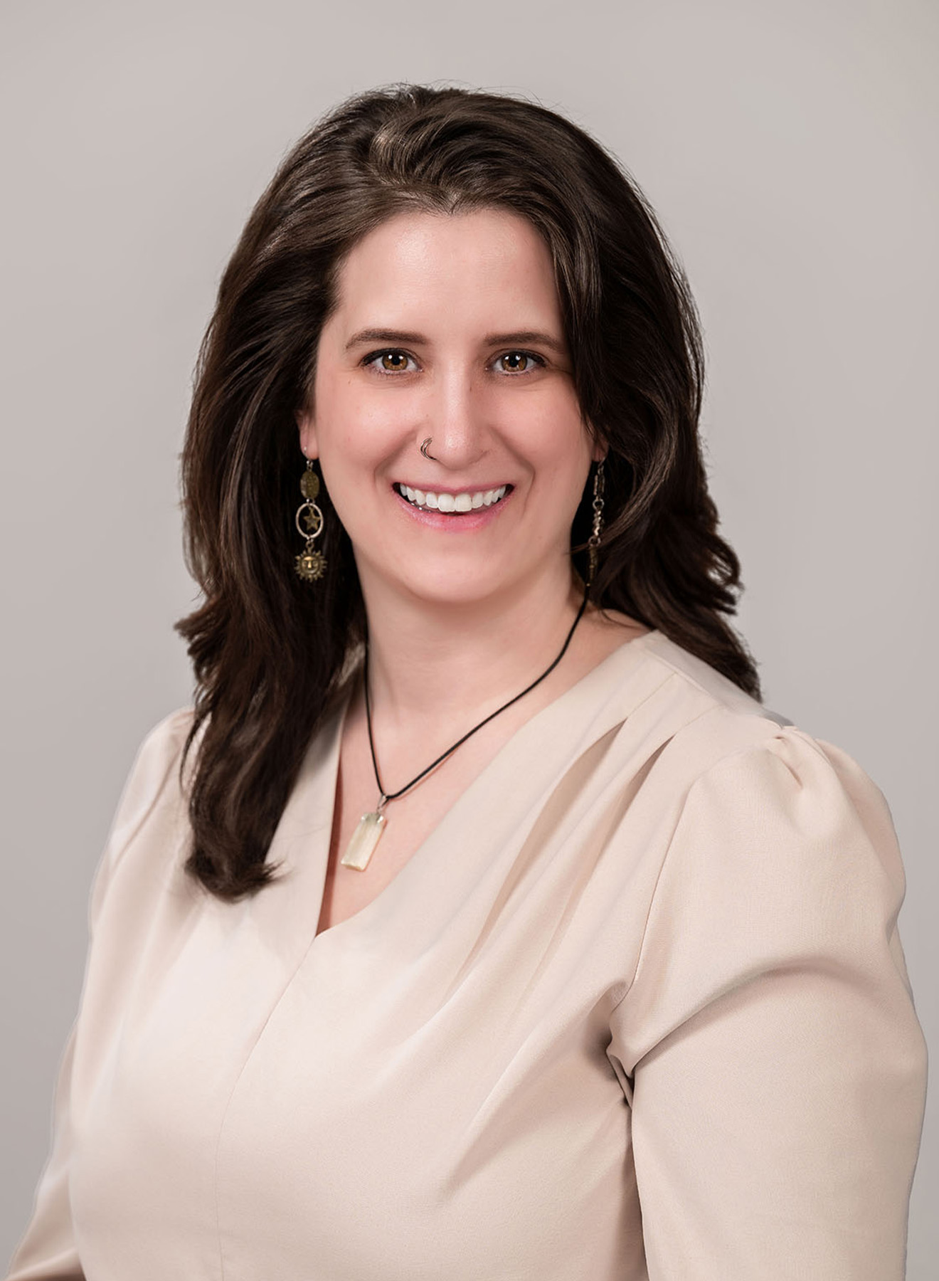 Beth Shank, licensed therapist at Align Psychotherapy providing therapy for anxiety, trauma, depression, self-esteem, and life transitions in North Carolina