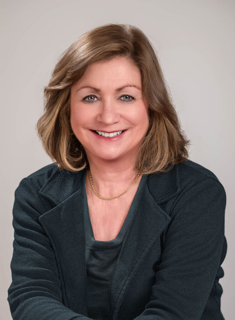 Kathryn Kastan, licensed psychotherapist at Align Psychotherapy specializing in couples therapy, family therapy, relationship challenges, and life transitions